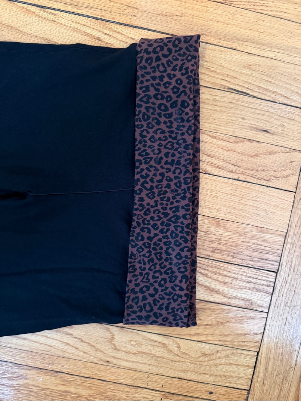 VS pink cheetah print fold-over yoga pants, M - Picture 3 of 6